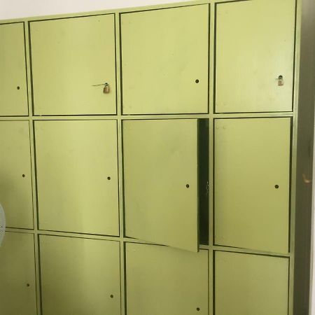 Chichilli Hostel Wina Bagian luar foto